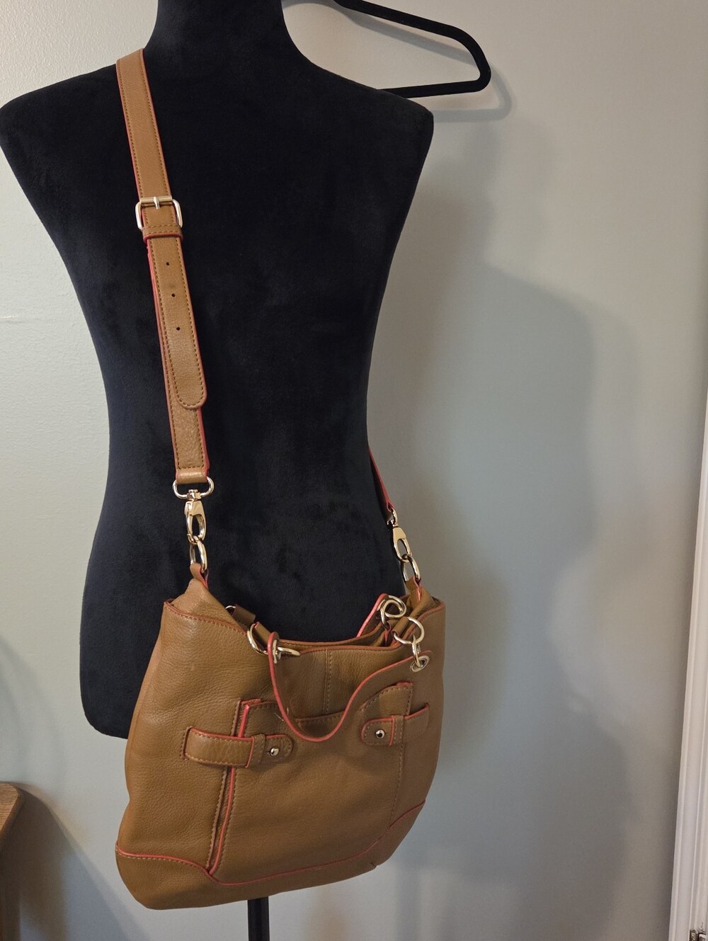 Vince Camuto Womens Genuine Leather Tote Hobo Handbag Purse With Strap